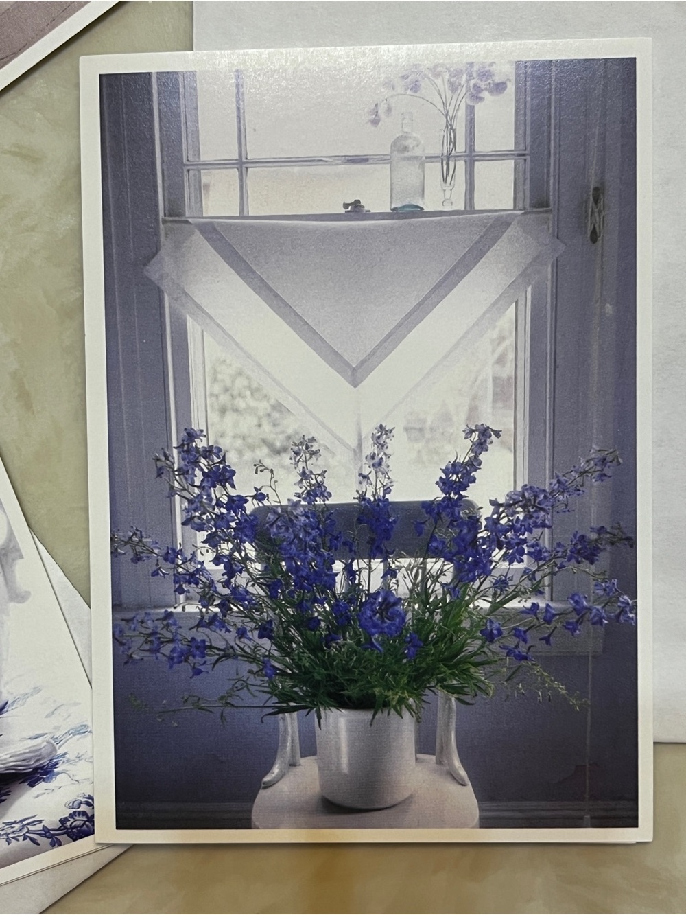 Set of 4 Note / Postal cards & 4 envelopes Blue Lavender white Floral Tones